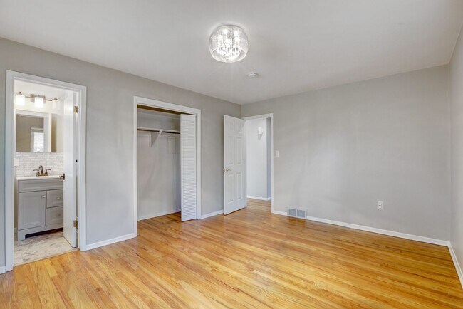 Building Photo - 1290 S Gaylord St