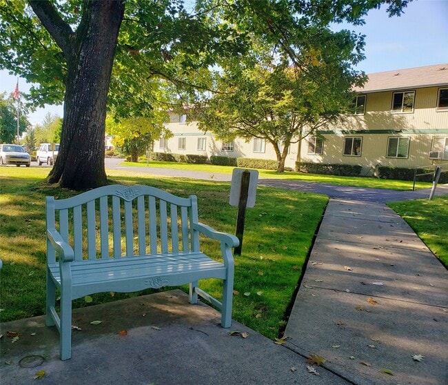 Building Photo - 280 Sylvan Way