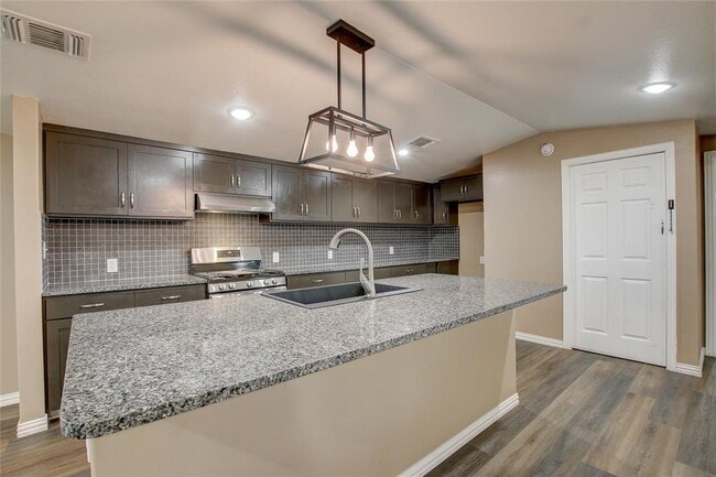 Building Photo - 1604 Tierra Alto St