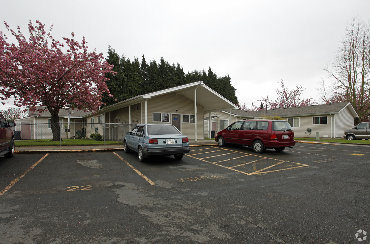 Foto del edificio - Farmdale Apartments