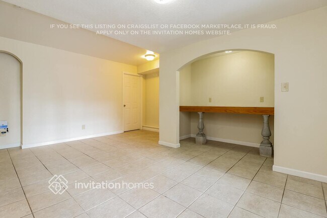 Building Photo - 1732 Rhoades Terrace