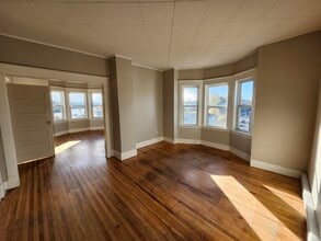 Building Photo - 111 Metcalf St