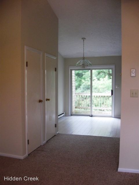 Building Photo - 260 Adams Ln