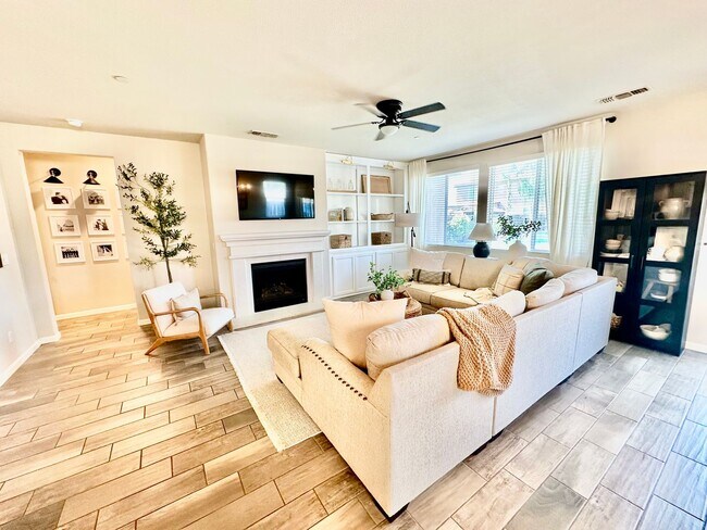 Foto del edificio - North Clovis 3/3 with Bonus Room and Pool