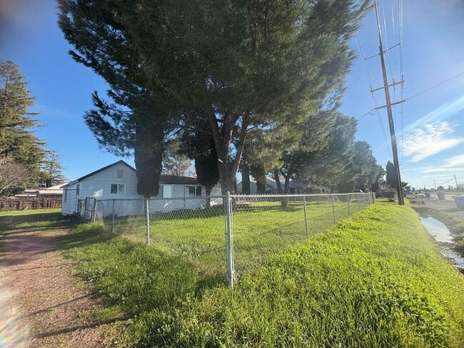 Building Photo - 4633 Arboga Rd