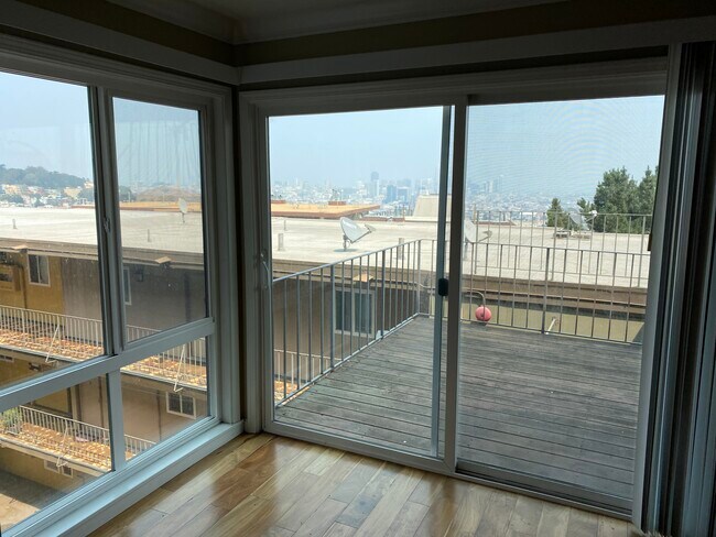 Foto del edificio - 646 Corbett Ave