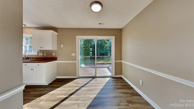 Foto del edificio - 1617 Whetstone Ct