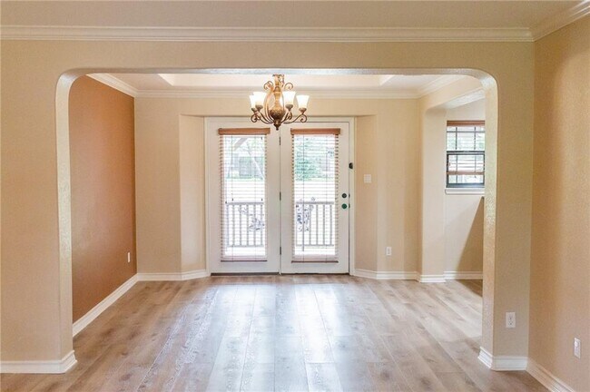 Building Photo - 3406 Shenandoah Dr