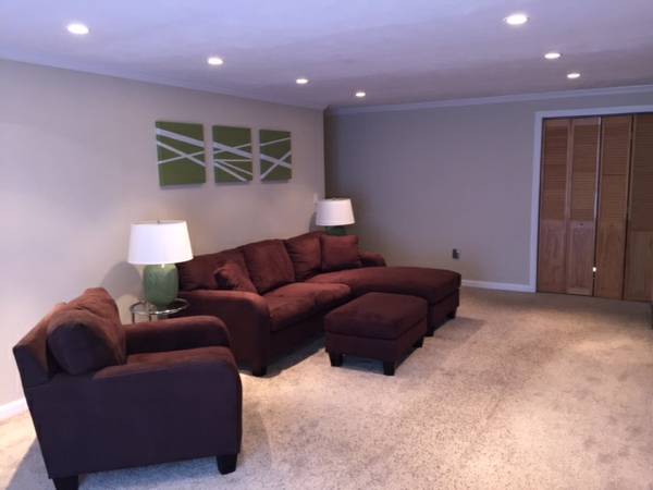 Living room - 85 Riverside Ave