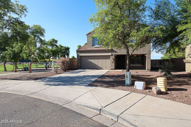 Foto del edificio - 4546 N 113th Dr