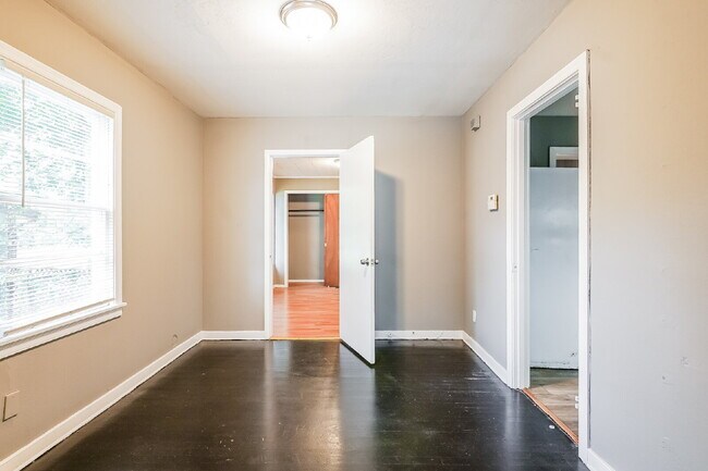 Foto del edificio - ***** ONE MONTH FREE RENT *****  Recently Remodeled Clean Home for Immediate Move-In Voucher Frie...