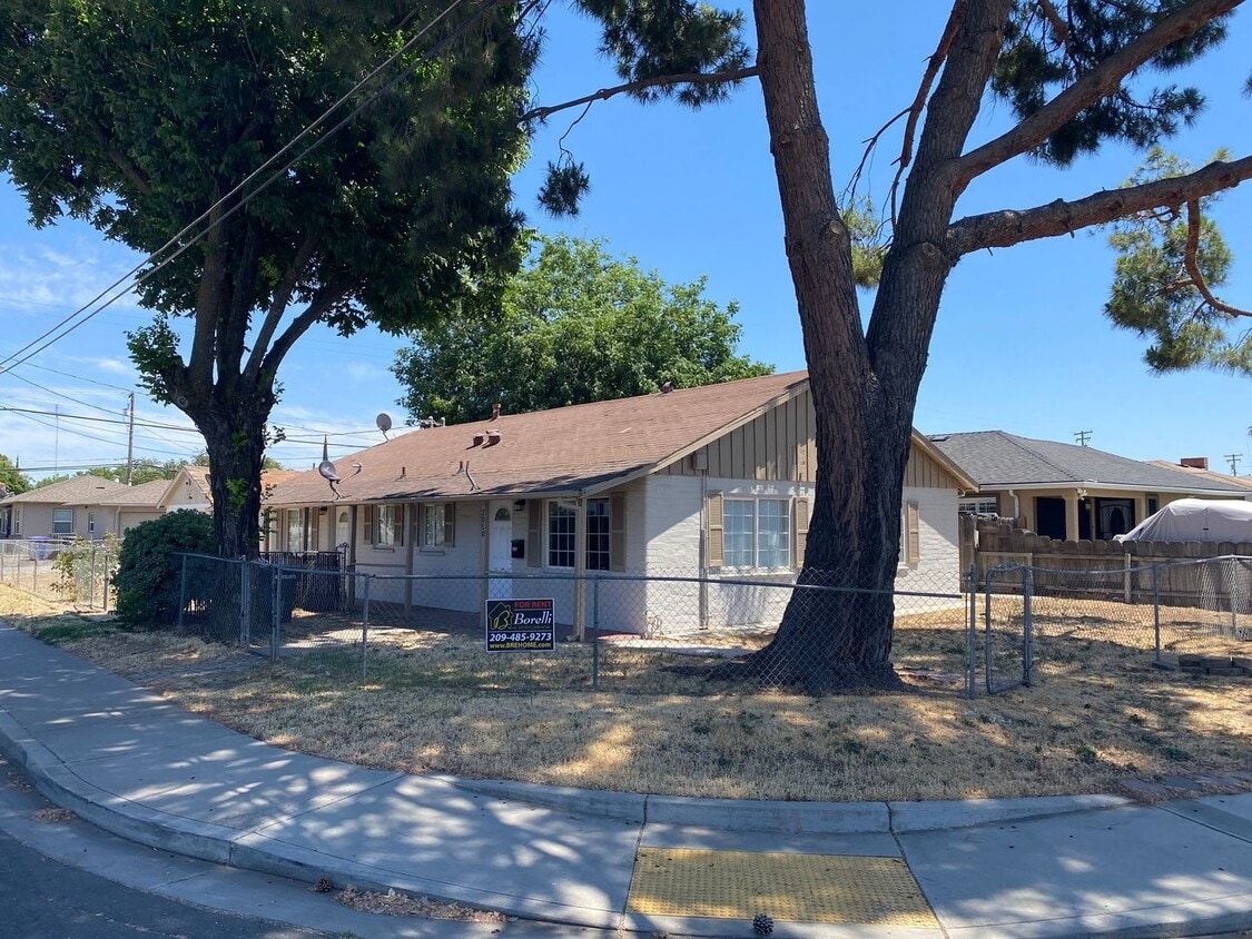 Primary Photo - 2 Bedroom, 1 Bath Duplex for Rent In Ceres