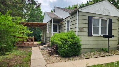 Building Photo - 2015-2017 Anderson Ave