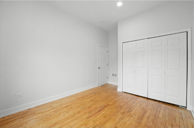 Building Photo - 1309 S Komensky Ave