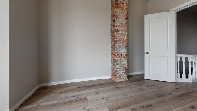 Building Photo - Beautiful 3 Bedroom Home - Section 8 is OK