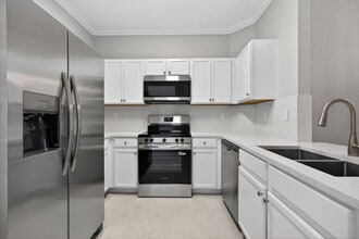 Building Photo - 160 Village Blvd