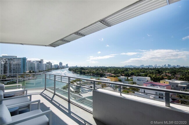 Foto del edificio - 6101 Aqua Ave