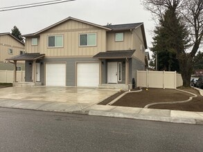 Building Photo - 309 W Haycraft Ave