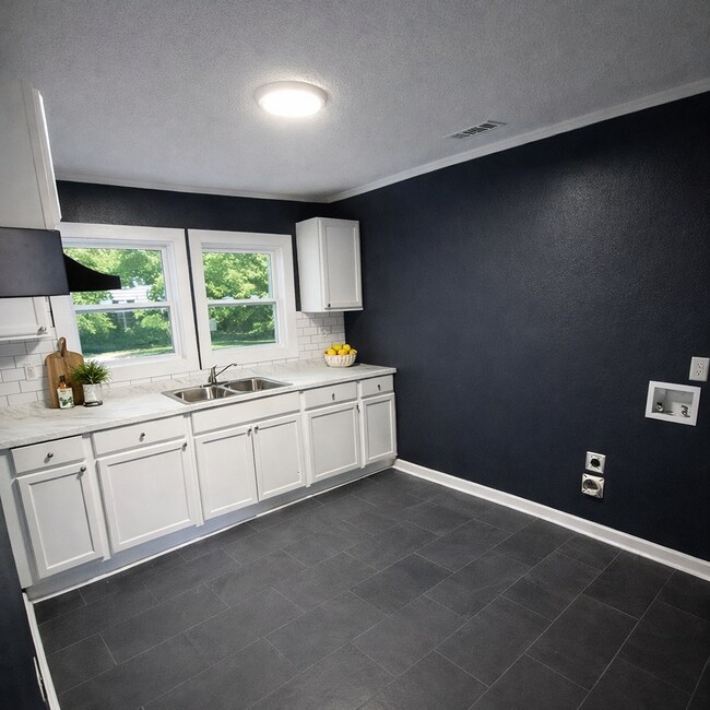 Foto del edificio - 3368 Powell Ave