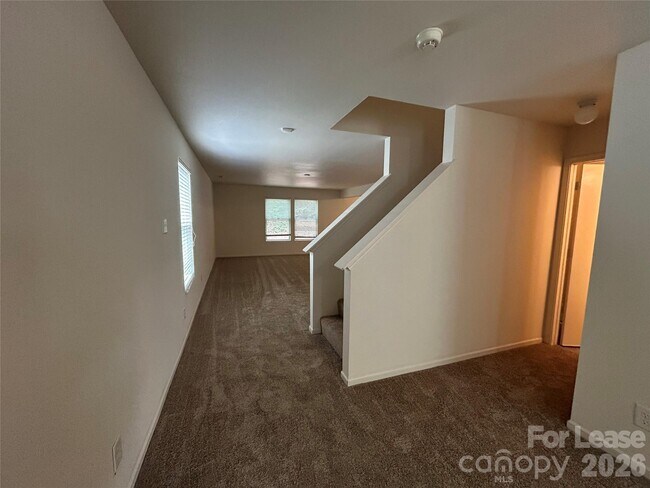 Foto del edificio - 3015 Meadow Knoll Dr