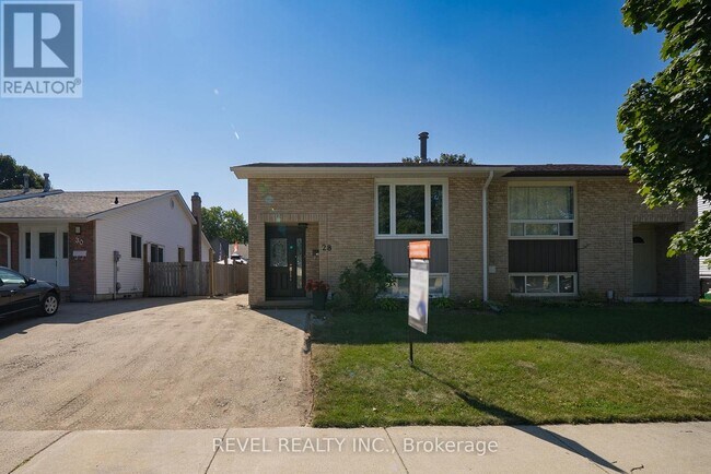 Building Photo - 28 Southglen Rd