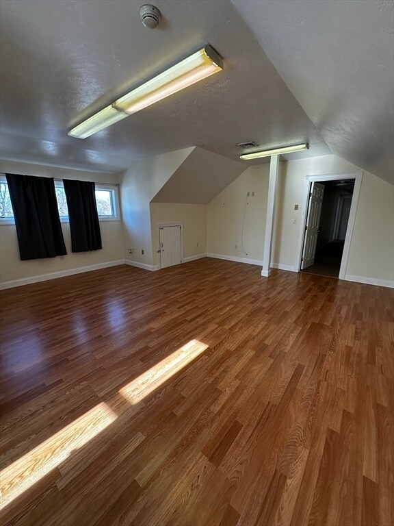 Foto del edificio - 144 E Main St