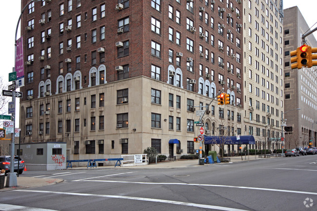 Foto del edificio - Twelve Twelve Fifth Avenue