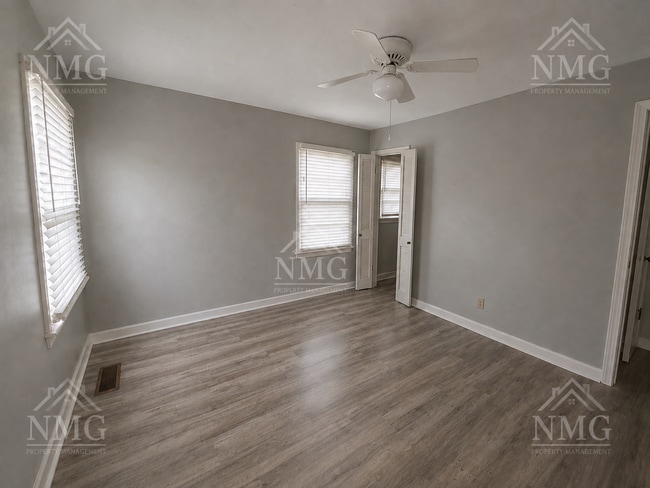 Building Photo - 4247 E Ridge Dr