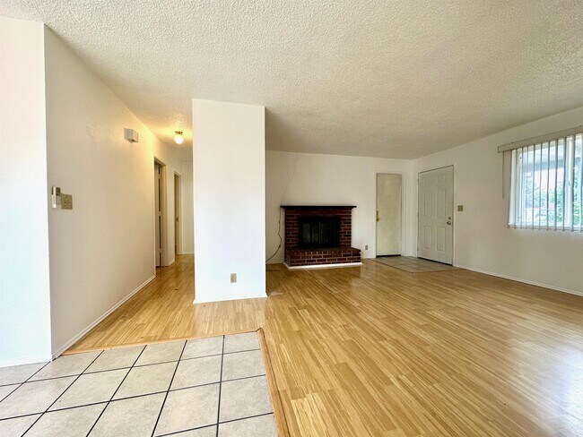 Building Photo - 4463 Aster St