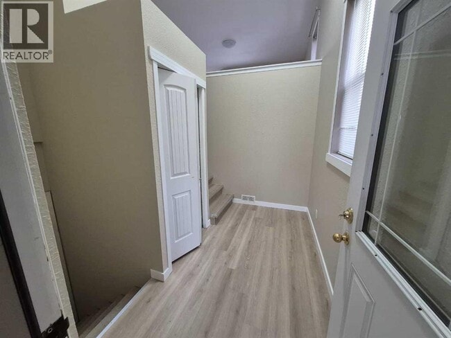 Building Photo - 467 Blackfoot Manor W