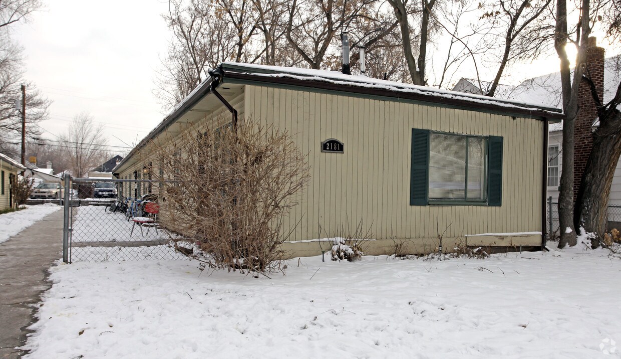 Foto del edificio - 2177-2181 S Lake St