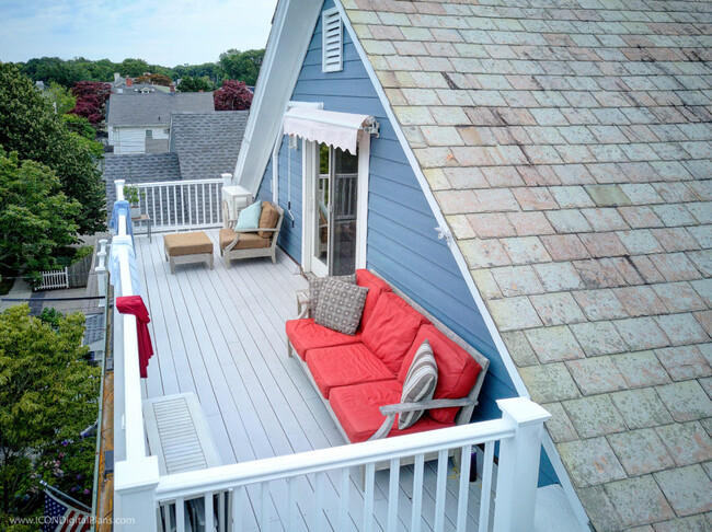 Hear the Ocean from your deck! - 30 Harrison Ave