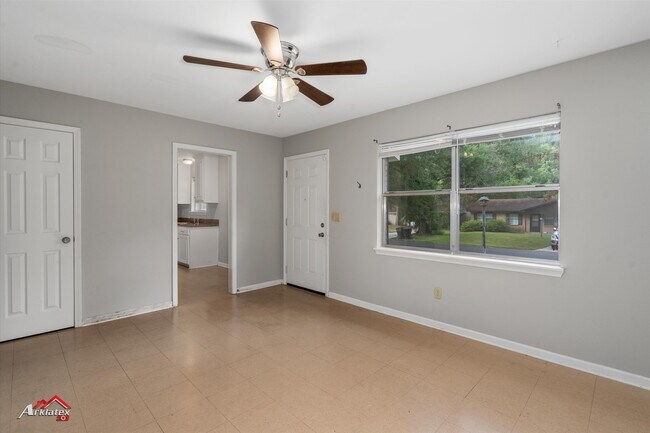Building Photo - 1118 Kimberly Dr