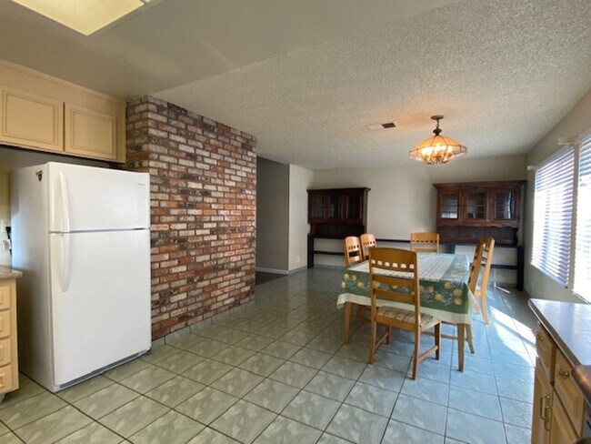 Foto del edificio - Must See to Appreciate this Spacious 4 Bedroom  Bath Home in San Jose