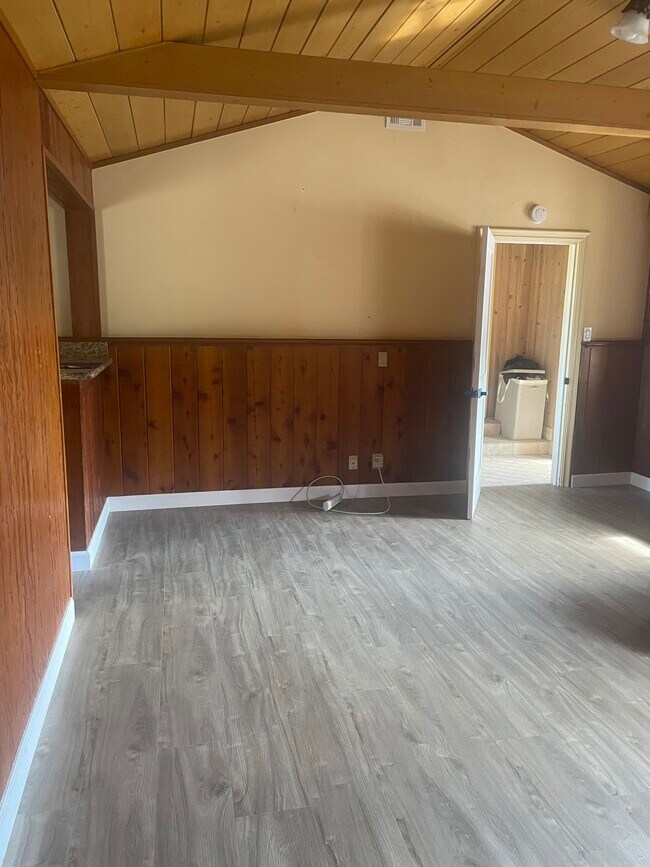 Studio Bedroom - 9645 La Alba Dr