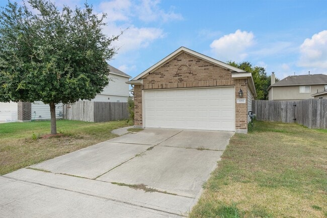 Building Photo - 2202 Cherryville Dr