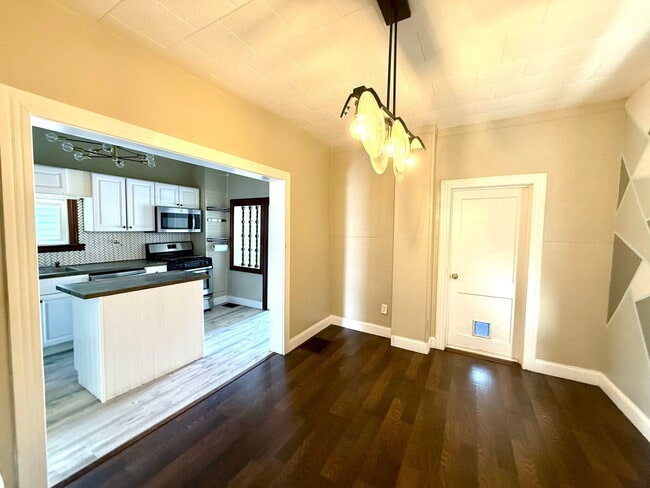 Foto del edificio - 219 Mt Joy St