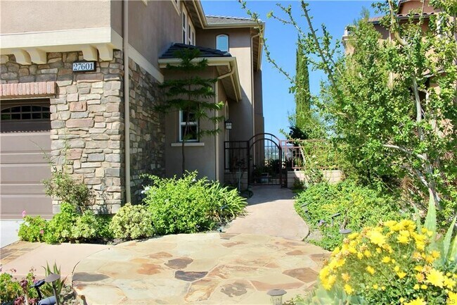 Foto del edificio - 27601 Homestead Rd