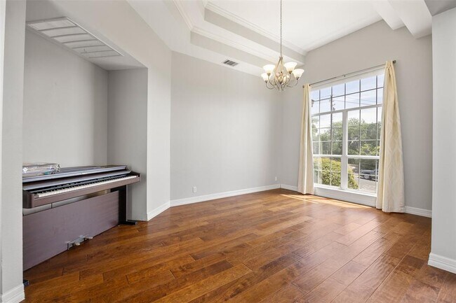 Foto del edificio - 9300 Simmons Rd
