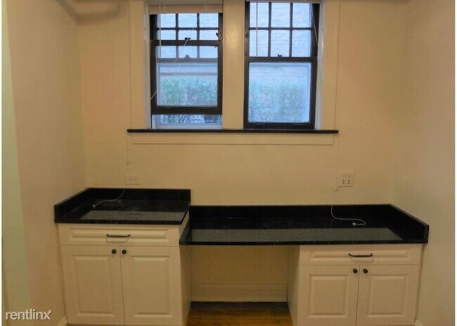 Building Photo - 4914 N Wolcott Ave