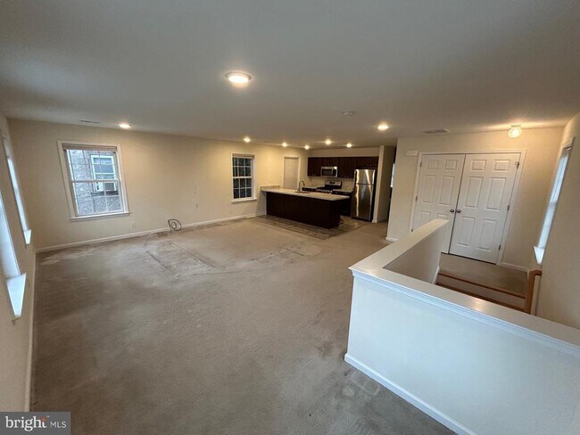 Foto del edificio - 414 W 7th St