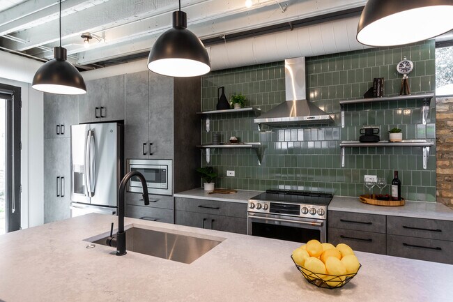 Building Photo - 2228 N Kedzie Blvd