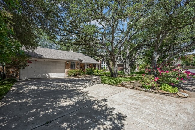 Foto del edificio - 8417 Cornerwood Dr