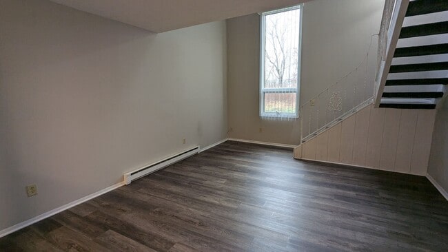 Foto del edificio - MN Cedar Village (819)