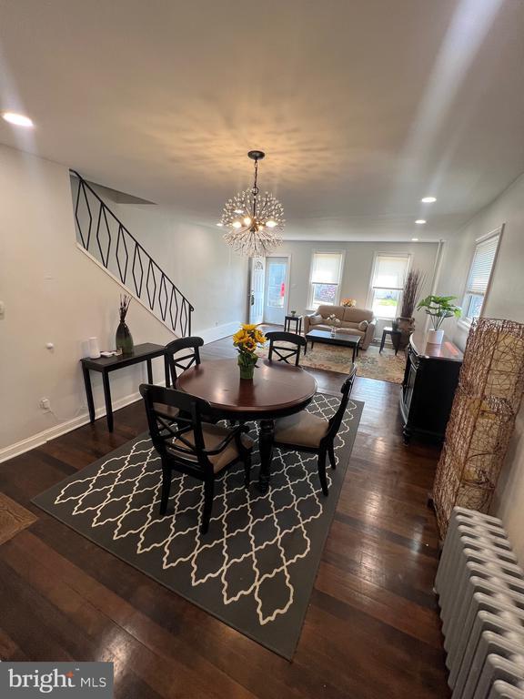 Building Photo - 1731 W 6th St