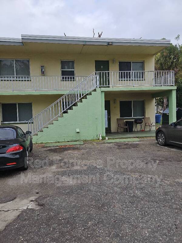 Building Photo - 1761 Fowler St