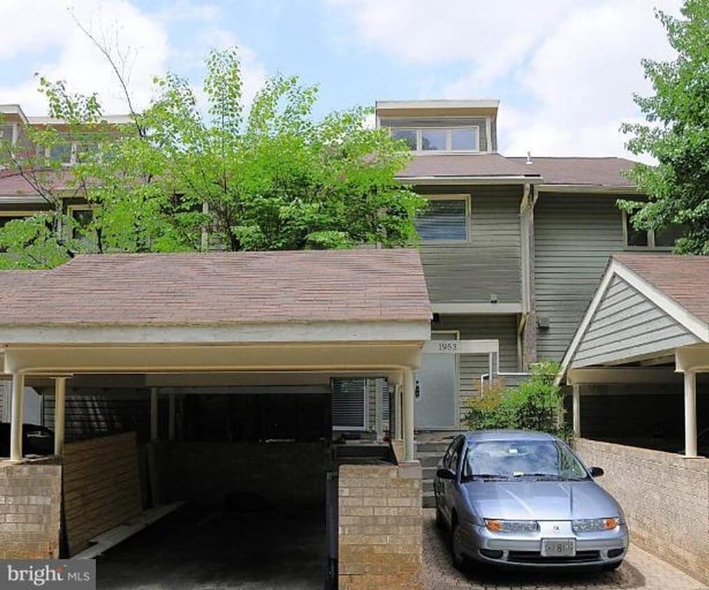 Primary Photo - Listed by Carol Welsh