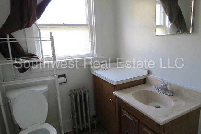 Building Photo - 676 Ahsay St