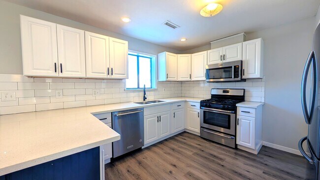 Foto del edificio - 1514 N Elaine Way