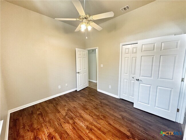 Building Photo - 2062 N Ranch Estates Blvd